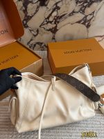 LOUIS VUITTON lv CARRYALL SIZE : 30 CM - Image 7