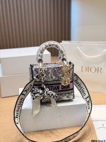 DIOR LADY DIOR SIZE : 20 CM - Image 4