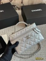 CHANEL 25C LP vanity  size : 19x 12 cm
