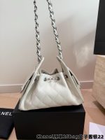 CHANEL 25 BAG SIZE : 22CM / 26CM - Image 7