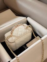 CHANEL 26C VANITY  SIZE :  18 X 11cm - Image 6