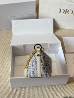 DIOR Diorstar Hobo SIZE : 20  X 15 CM - Image 7