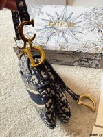 DIOR SADDLE SIZE :  25 X 20cm - Image 4