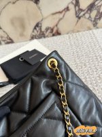CHANEL 25K HOBO SIZE : 37 X 25cm - Image 7