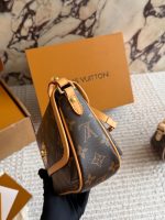 LOUIS VUITTON lv BAG SIZE :  23 X 15cm - Image 5