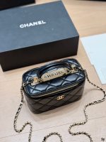 CHANEL VANITY SIZE : 19 CM - Image 4