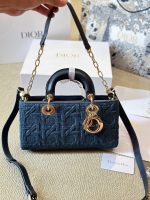 DIOR LADY DIOR JOY  SIZE : 22cm