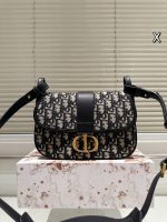 DIOR  MONTAIGNE BAG SIZE : 23 x 15cm