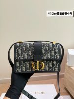 DIOR  MONTAIGNE BAG SIZE :  21*12cm