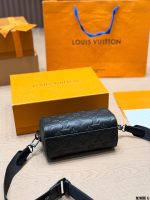 LOUIS VUITTON lv BAG SIZE :  20 X 12cm - Image 4