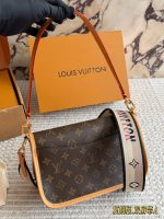 LOUIS VUITTON lv BAG SIZE : 26 CM - Image 7