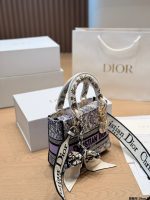 DIOR LADY DIOR SIZE : 20 CM - Image 6