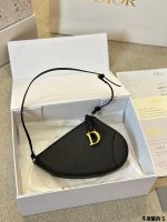 DIOR SADDLE SIZE :  20x15×4 CM - Image 8