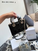 DIOR LADY DIOR JOY  SIZE : 17CM - Image 9