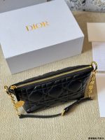 DIOR Diorstar Hobo SIZE : 20  X 15 CM - Image 7