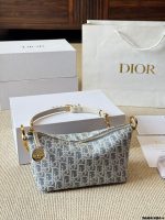 DIOR Diorstar Hobo SIZE : 20  X 15 CM - Image 9