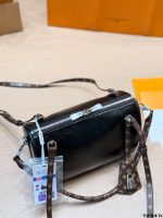 LOUIS VUITTON lv Express  BAG SIZE :  25  X 15cm - Image 5
