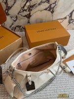 LOUIS VUITTON lv CARRYALL SIZE : 30 CM - Image 6