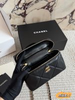 CHANEL 25C LP vanity  size : 19x 12 cm - Image 7