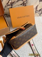 LOUIS VUITTON lv BAG SIZE : 26 CM - Image 8