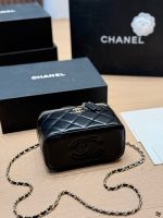 CHANEL VANITY SIZE : 19 CM - Image 6