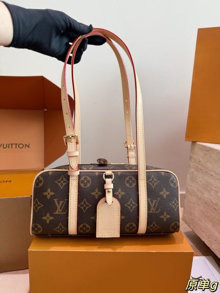 LOUIS VUITTON lv BAG size：26*13cm
