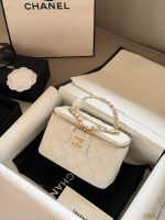 CHANEL 26C VANITY  SIZE :  18 X 11cm - Image 9