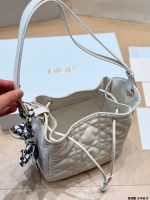 DIOR D-MOTION SIZE :  23 25cm / 18 20cm - Image 10