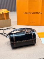 LOUIS VUITTON lv Express  BAG SIZE :  25  X 15cm - Image 6
