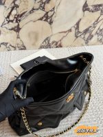 CHANEL 25K HOBO SIZE : 37 X 25cm - Image 10