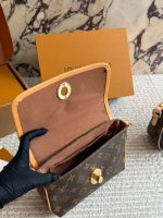 LOUIS VUITTON lv BAG SIZE :  23 X 15cm - Image 8