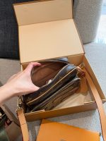 LOUIS VUITTON Lv camera bag size : 23 cm - Image 10