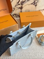 LOUIS VUITTON lv ON THE GO BAG size： 25*20cm - Image 5