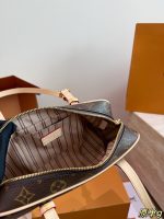 LOUIS VUITTON lv BAG size：26*13cm - Image 9