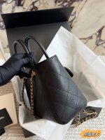 CHANEL TOTE SIZE : 22 X 18 CM - Image 3