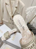 Dior shoes size : 35- 41 - Image 3