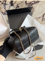 CHANEL TOTE SIZE : 22 X 18 CM - Image 4