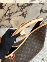 LOUIS VUITTON lv Again bag size : 40 cm - Image 3