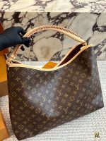 LOUIS VUITTON lv Again bag size : 40 cm - Image 4