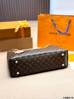 LOUIS VUITTON lv Again bag size : 40 cm - Image 9