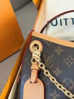 LOUIS VUITTON lv carryall BB size - Image 3