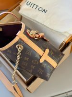 LOUIS VUITTON lv carryall BB size - Image 5