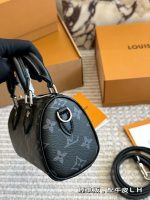 LOUIS VUITTON lv nano speedy black 16cm - Image 3