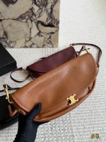 CELINE hobo bag size : 32 x 15cm - Image 3