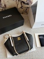 chanel beach bag tote size : 18 cm