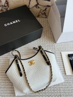 chanel beach bag tote size : 18 cm - Image 4