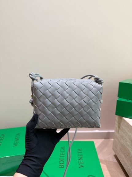 Bottega veneta BV crossbody bag size : 18X 11 CM