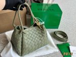 Bottega veneta BV Andiamo size：22 x 16cm