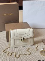 Bvlgari Serpenti Forever size : 20 x 15cm