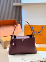 LOUIS VUITTON lv capucines bag  size : 38 x 23cm - Image 5